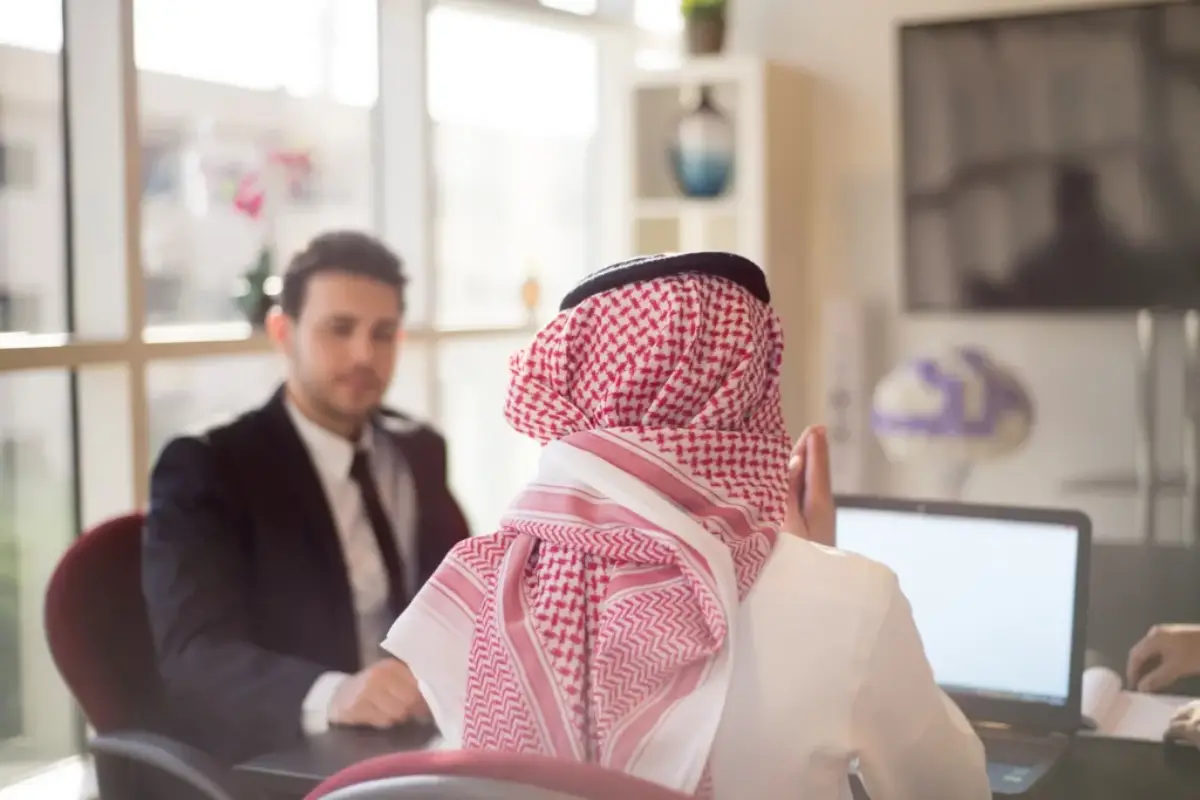 business-meeting-saudi-arabia-1024×683